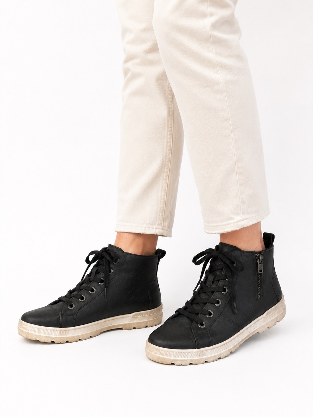Size 9 Blowfish‎ Malibu Women’s Black Side Zip High Top Sneaker Boots